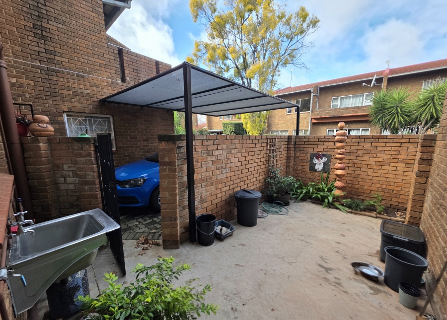3 Bedroom Property for Sale in Naudeville Free State